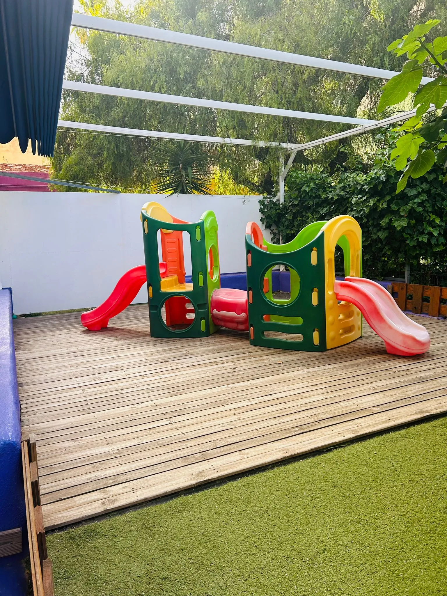 escoleta magdala patio 2