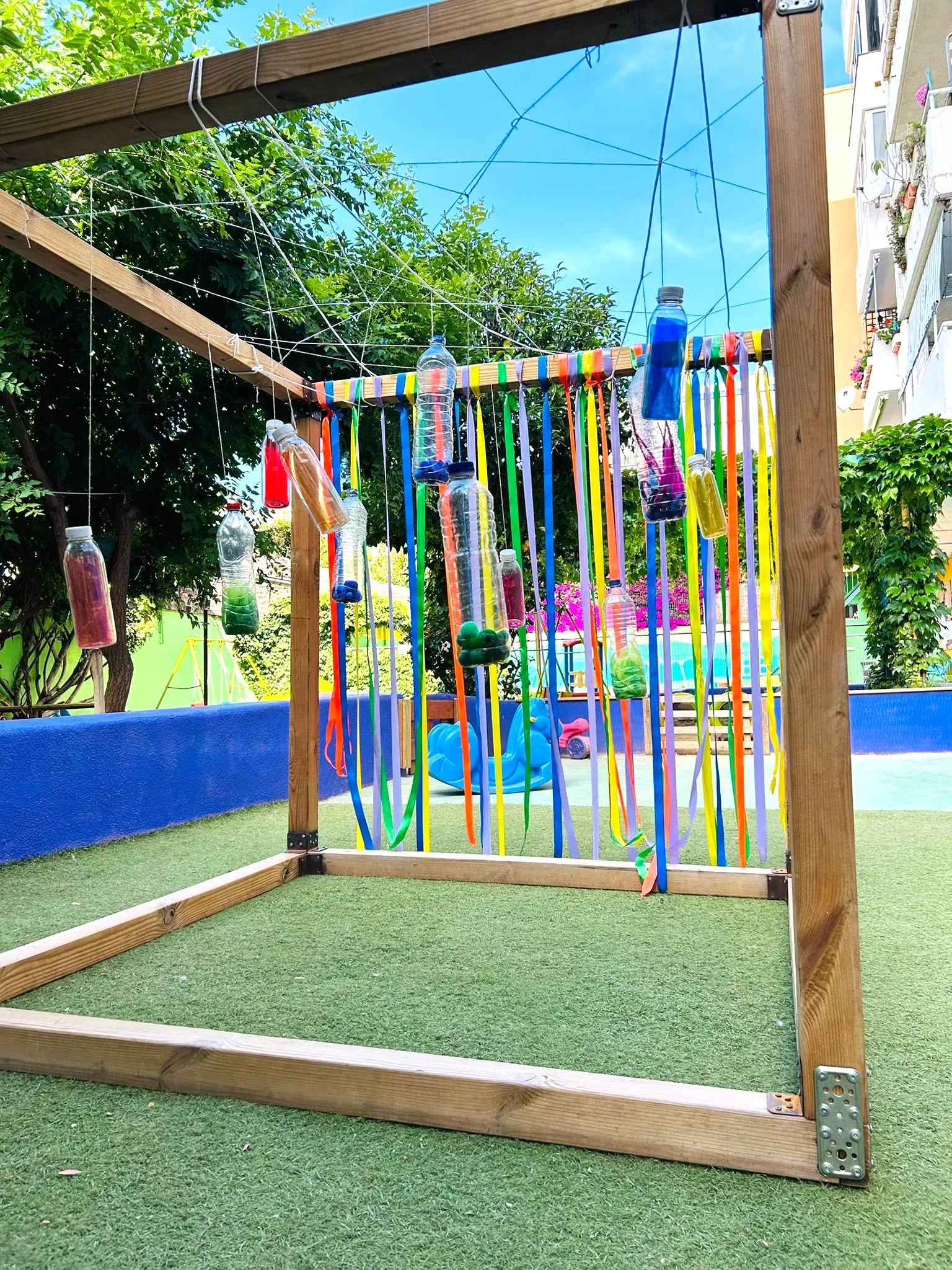 escoleta magdala patio exterior